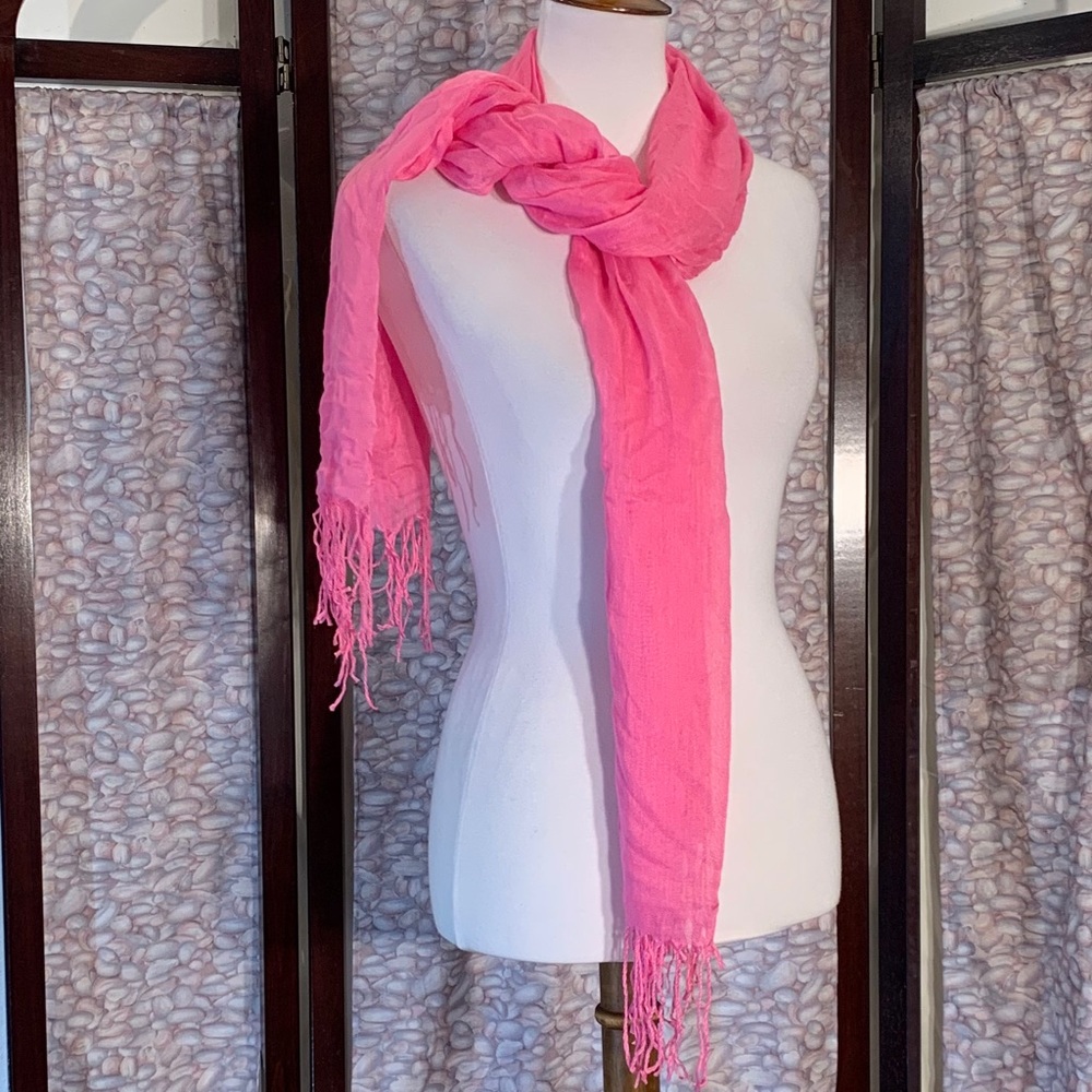 Pink large rectangular scarf. - Picture 2 of 4